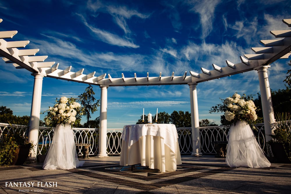 outdoor wedding ceremony location at VIP Country Club